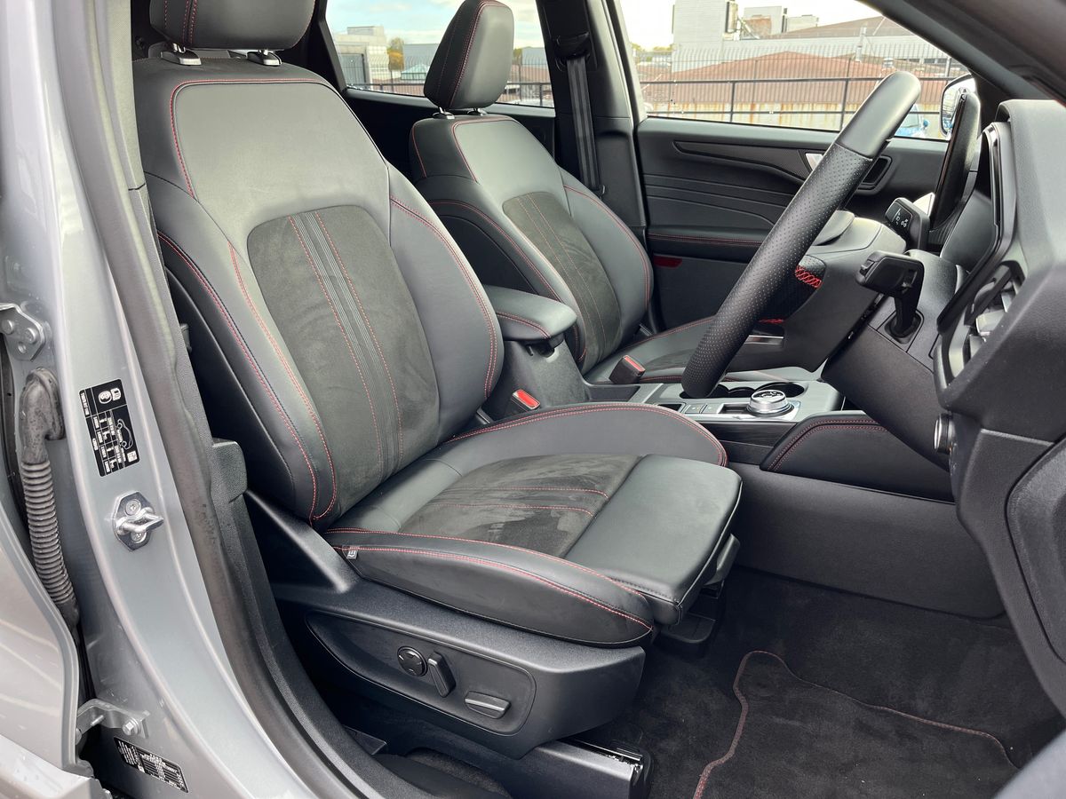 Used Ford Kuga 2025 for sale - 76328976: Photo 32