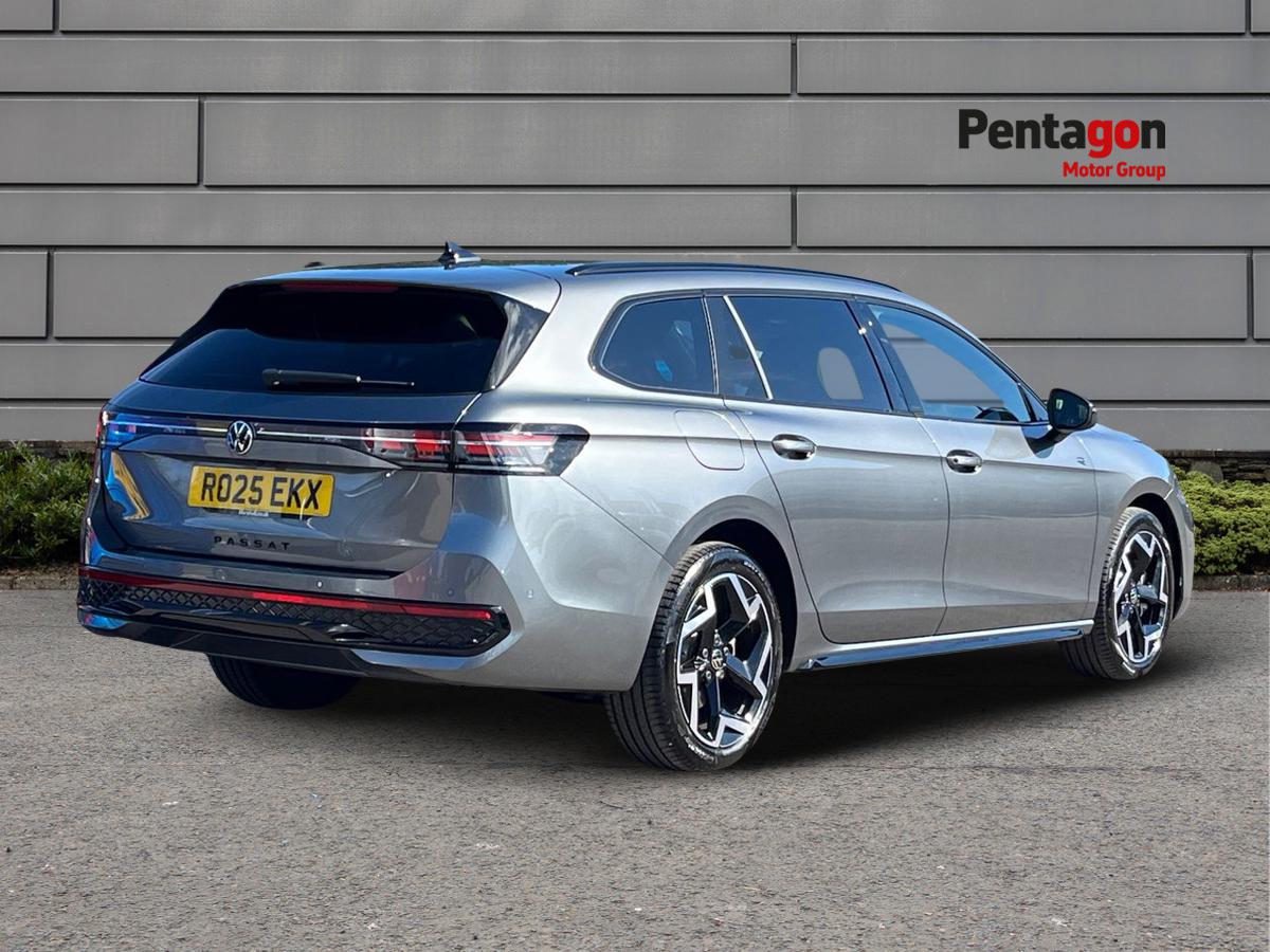 Used Volkswagen Passat 2025 for sale - 76040435: Photo 4
