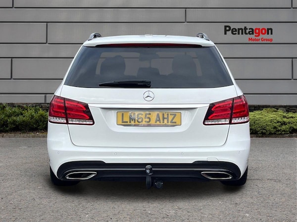Used Mercedes-Benz E-Class 2015 for sale - 76186189: Photo 16