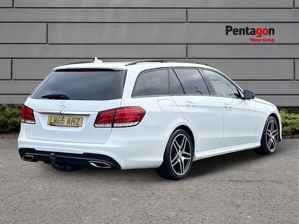 Used Mercedes-Benz E-Class 2015 for sale - 76186189: Photo 4