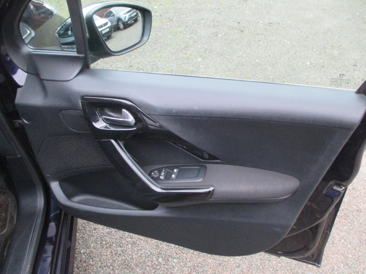 Used Peugeot 208 2016 for sale - 76879523: Photo 12