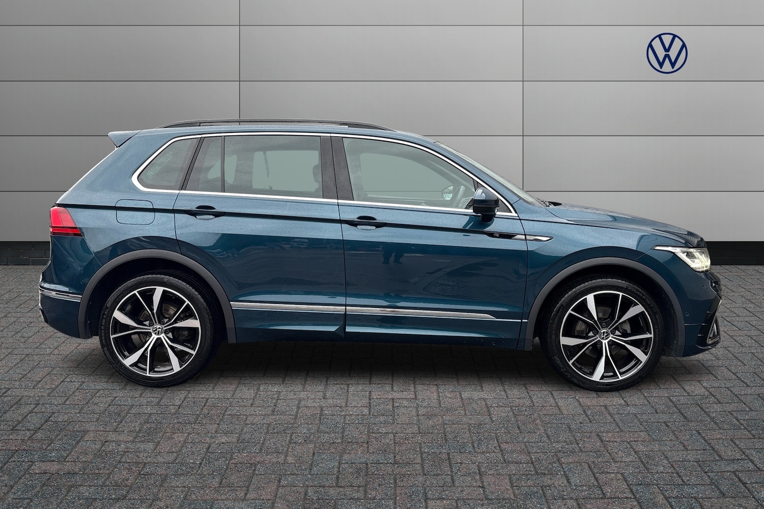 Used Volkswagen Tiguan 2023 for sale - 77634504: Photo 4