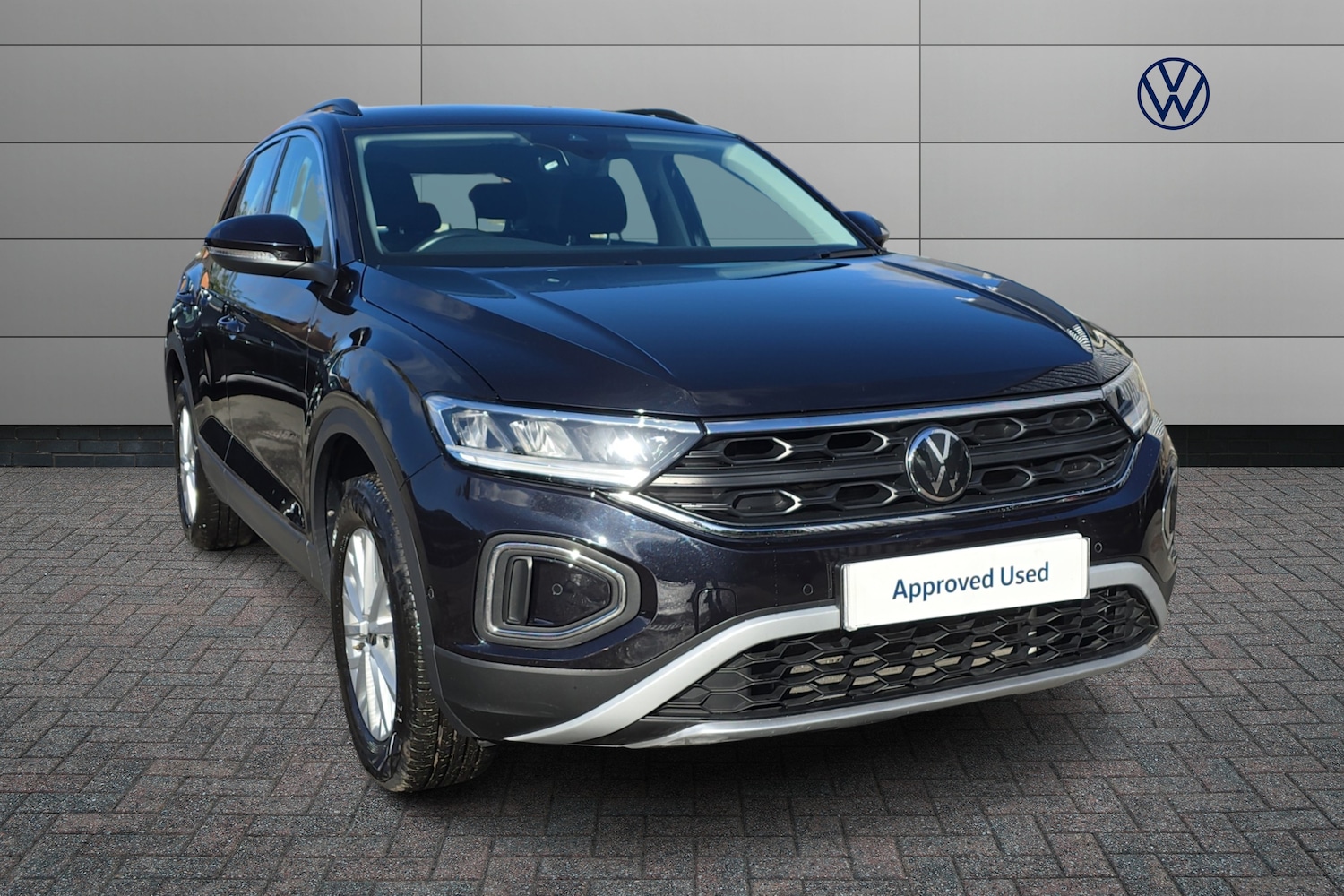 Used Volkswagen T-Roc 2024 for sale - 76678785: Photo 1