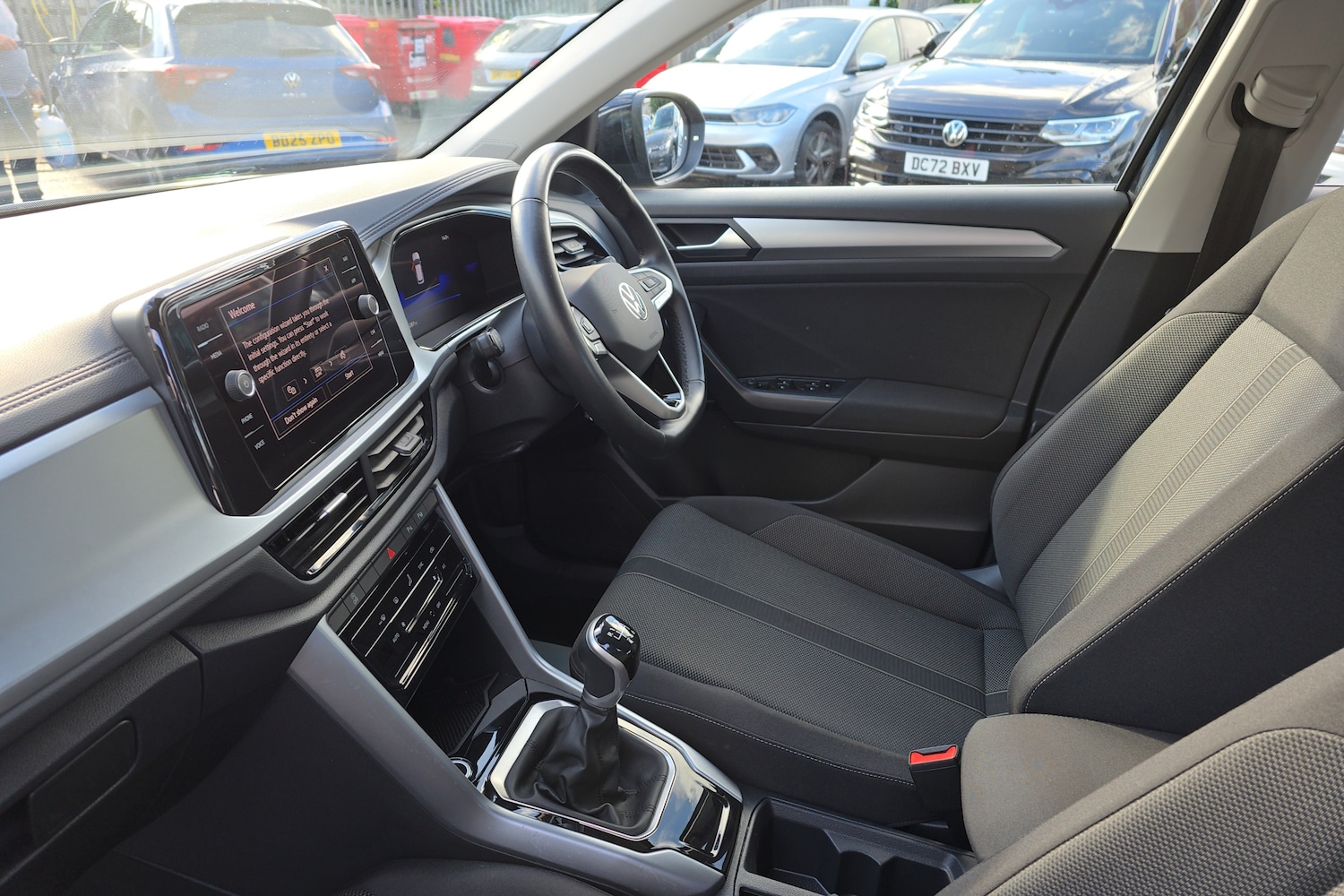 Used Volkswagen T-Roc 2024 for sale - 76678785: Photo 2