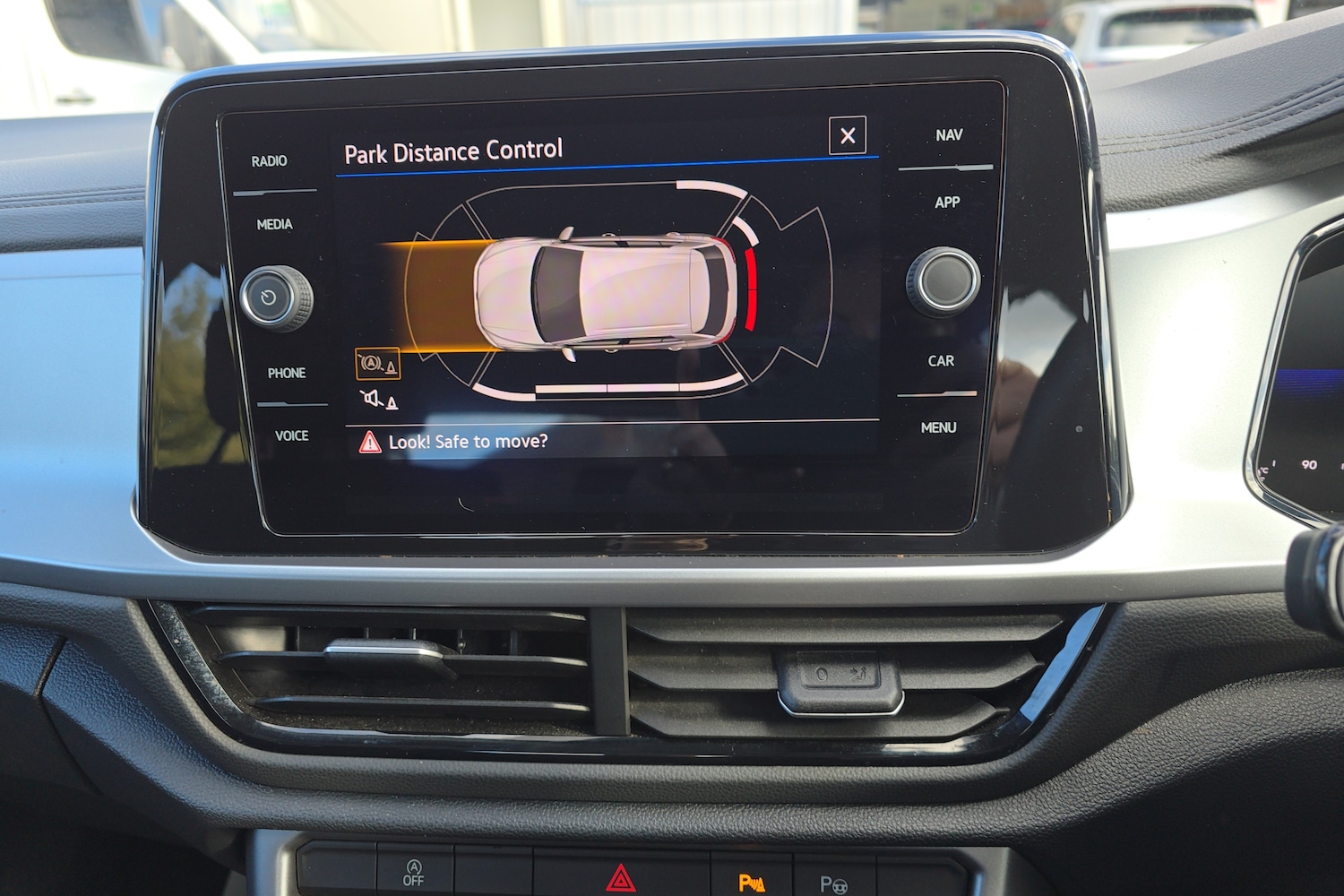 Used Volkswagen T-Roc 2024 for sale - 76678785: Photo 25