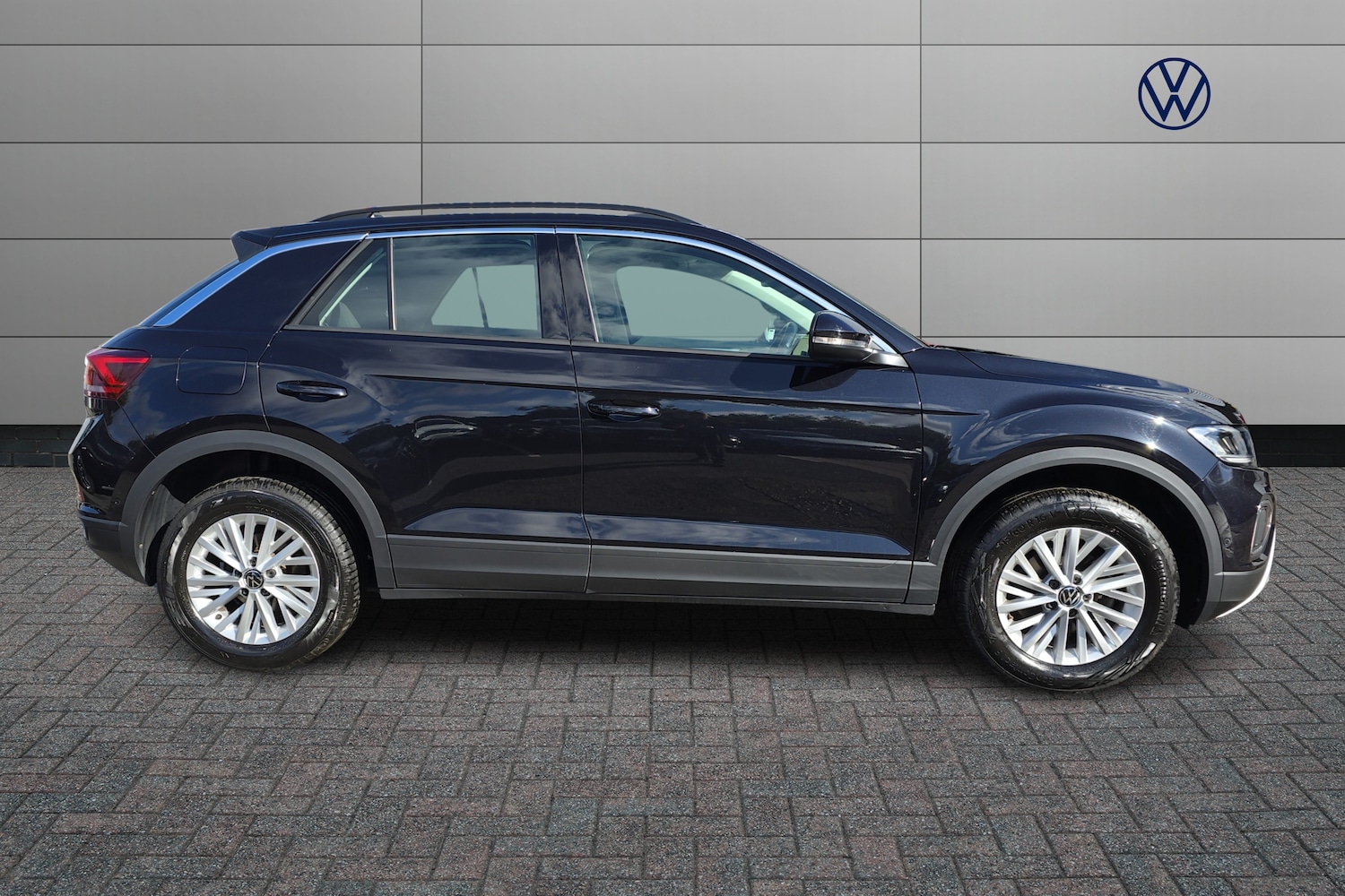 Used Volkswagen T-Roc 2024 for sale - 76678785: Photo 4