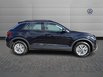 Used Volkswagen T-Roc 2024 for sale - 76678785: Photo