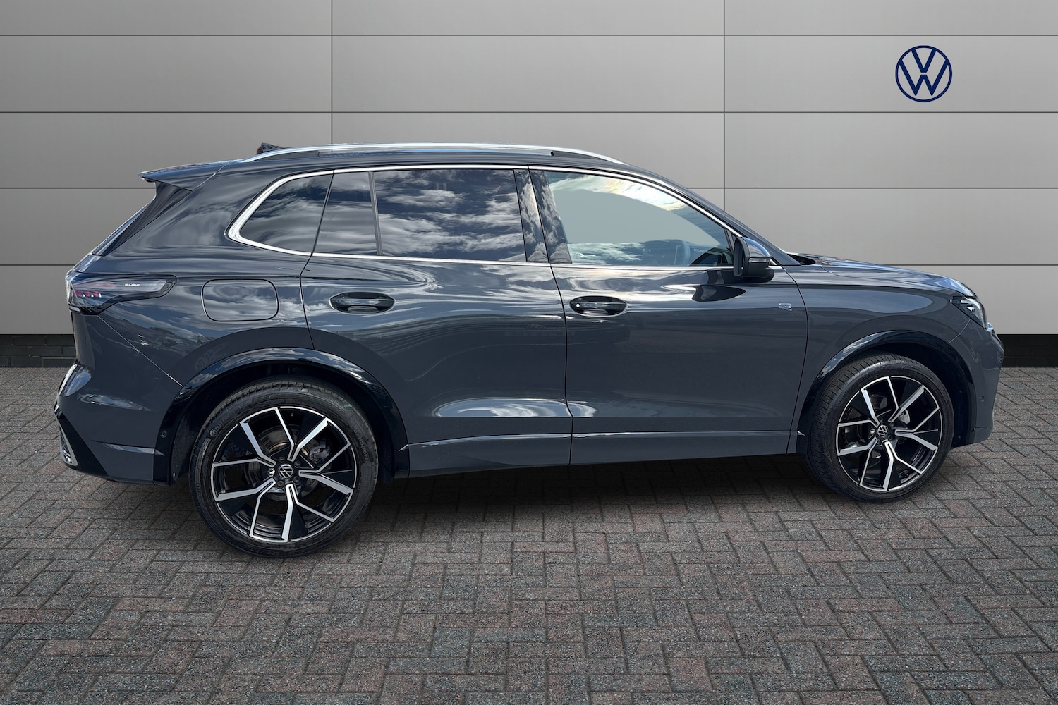 Used Volkswagen Tiguan 2024 for sale - 78146056: Photo 4