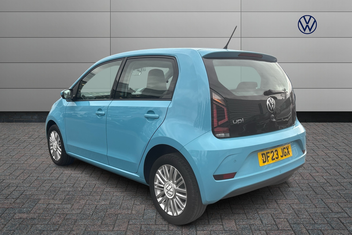Used Volkswagen up! 2023 for sale - 76528700: Photo 3