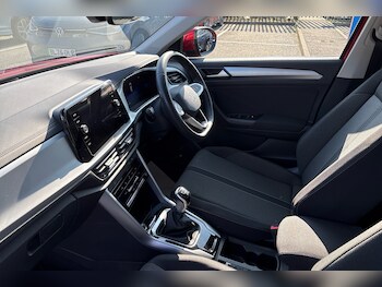 Used Volkswagen T-Roc 2023 for sale - 78264282: Photo