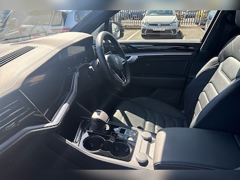 Used Volkswagen Touareg 2023 for sale - 78378179: Photo