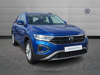 Used Volkswagen T-Roc 2023 for sale - 76272112: Photo