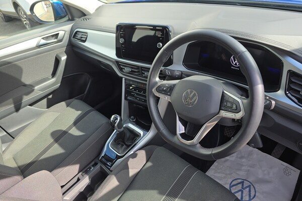 Used Volkswagen T-Roc 2023 for sale - 76272112: Photo 6