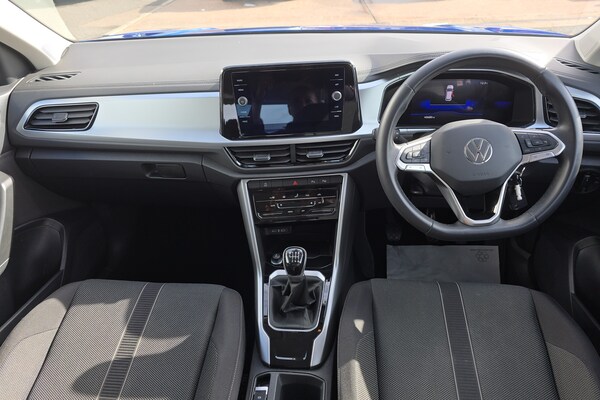 Used Volkswagen T-Roc 2023 for sale - 76272112: Photo 8