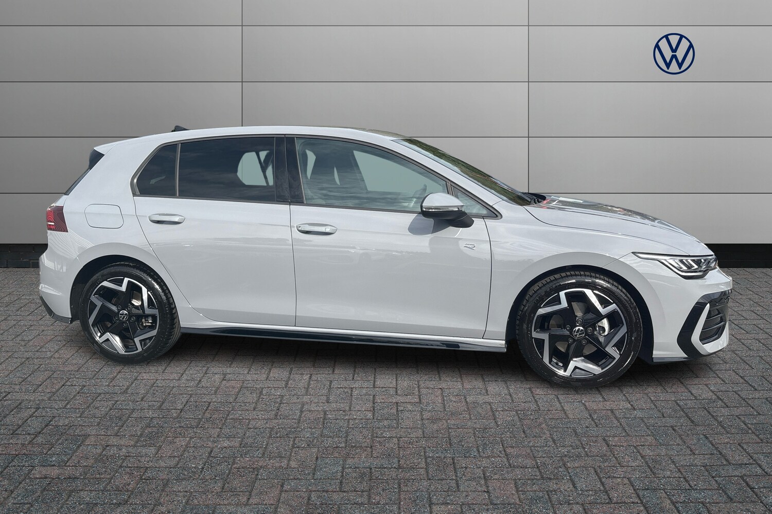 Used Volkswagen Golf 2025 for sale - 76679335: Photo 4