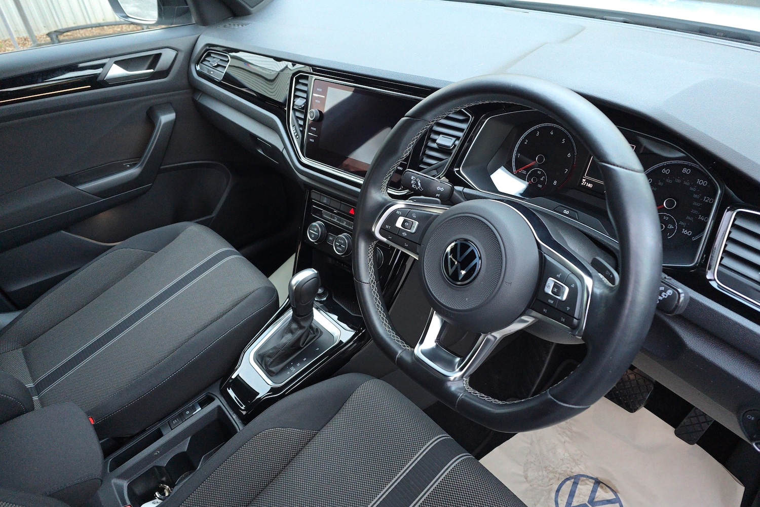 Used Volkswagen T-Roc 2022 for sale - 77480061: Photo 6