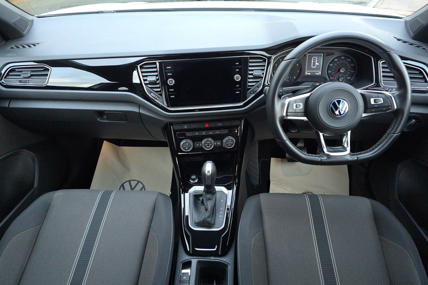 Used Volkswagen T-Roc 2022 for sale - 77480061: Photo 8