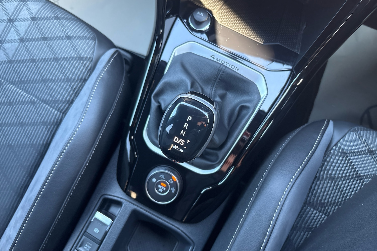 Used Volkswagen T-Roc 2022 for sale - 76675347: Photo 10