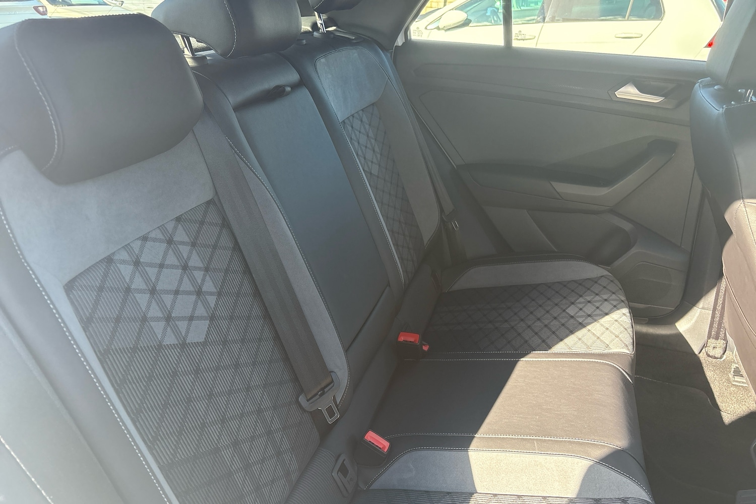 Used Volkswagen T-Roc 2022 for sale - 76675347: Photo 11