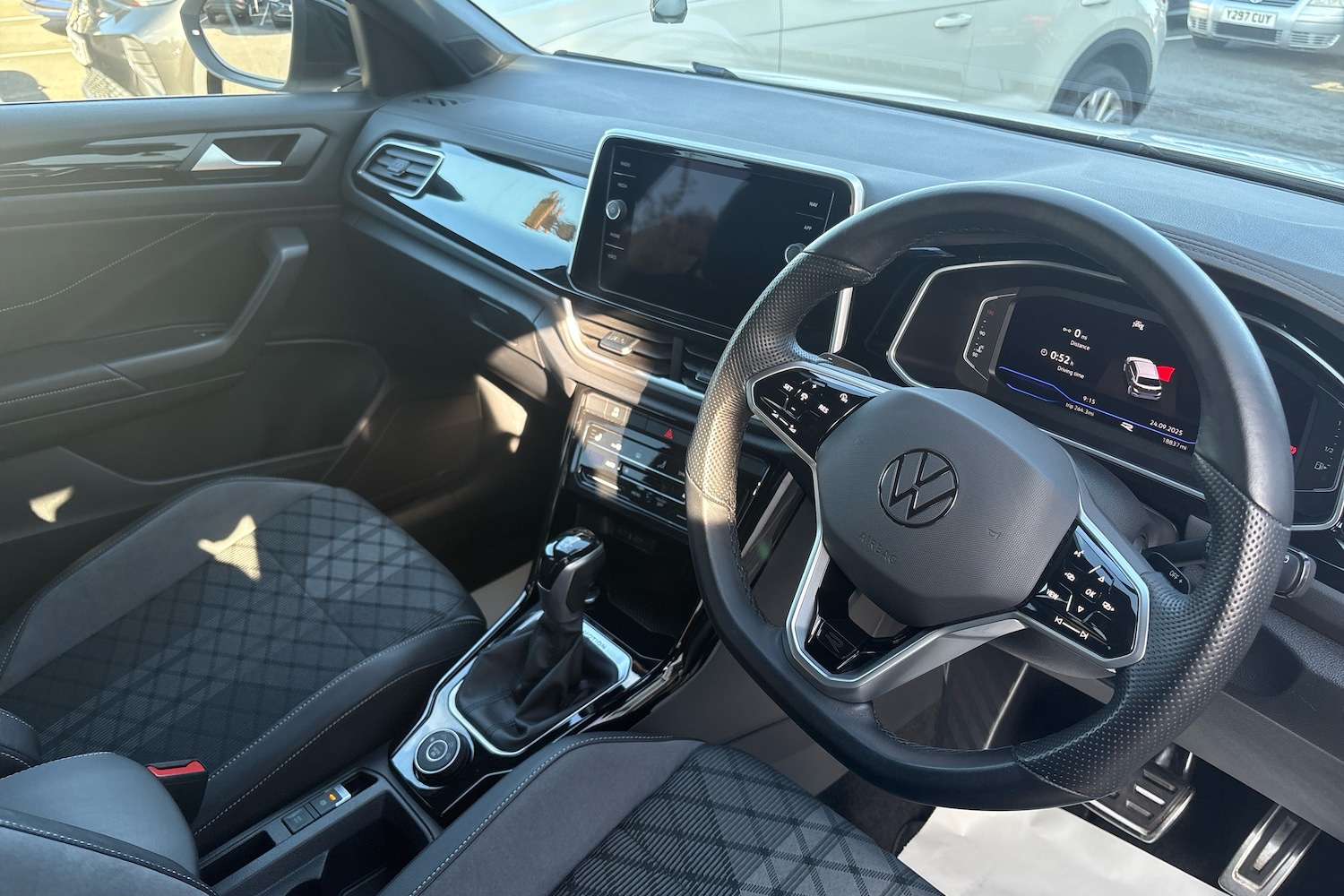 Used Volkswagen T-Roc 2022 for sale - 76675347: Photo 6