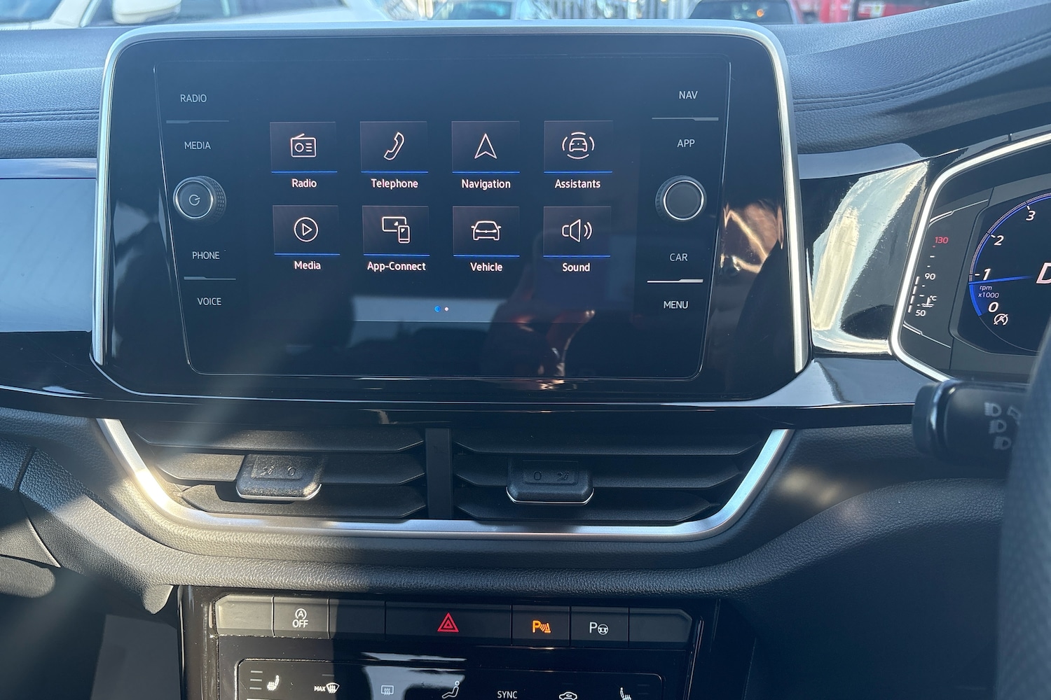 Used Volkswagen T-Roc 2022 for sale - 76675347: Photo 9