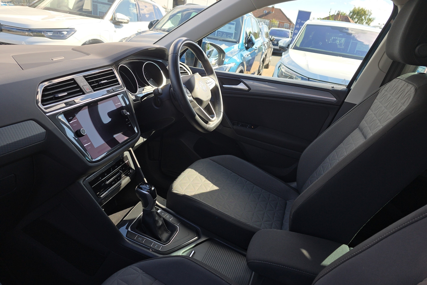 Used Volkswagen Tiguan 2021 for sale - 77346633: Photo 2