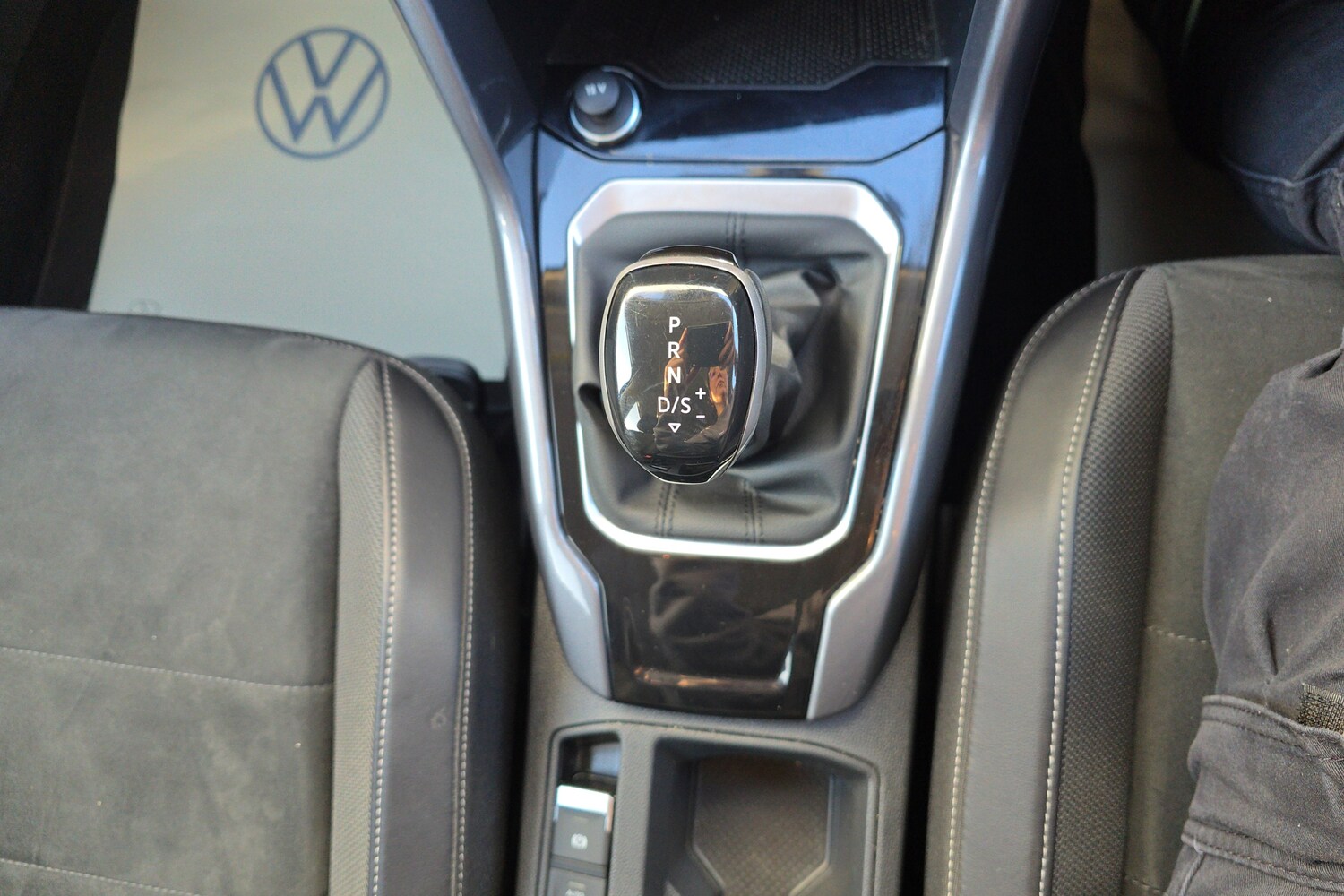 Used Volkswagen T-Roc 2023 for sale - 76675915: Photo 10