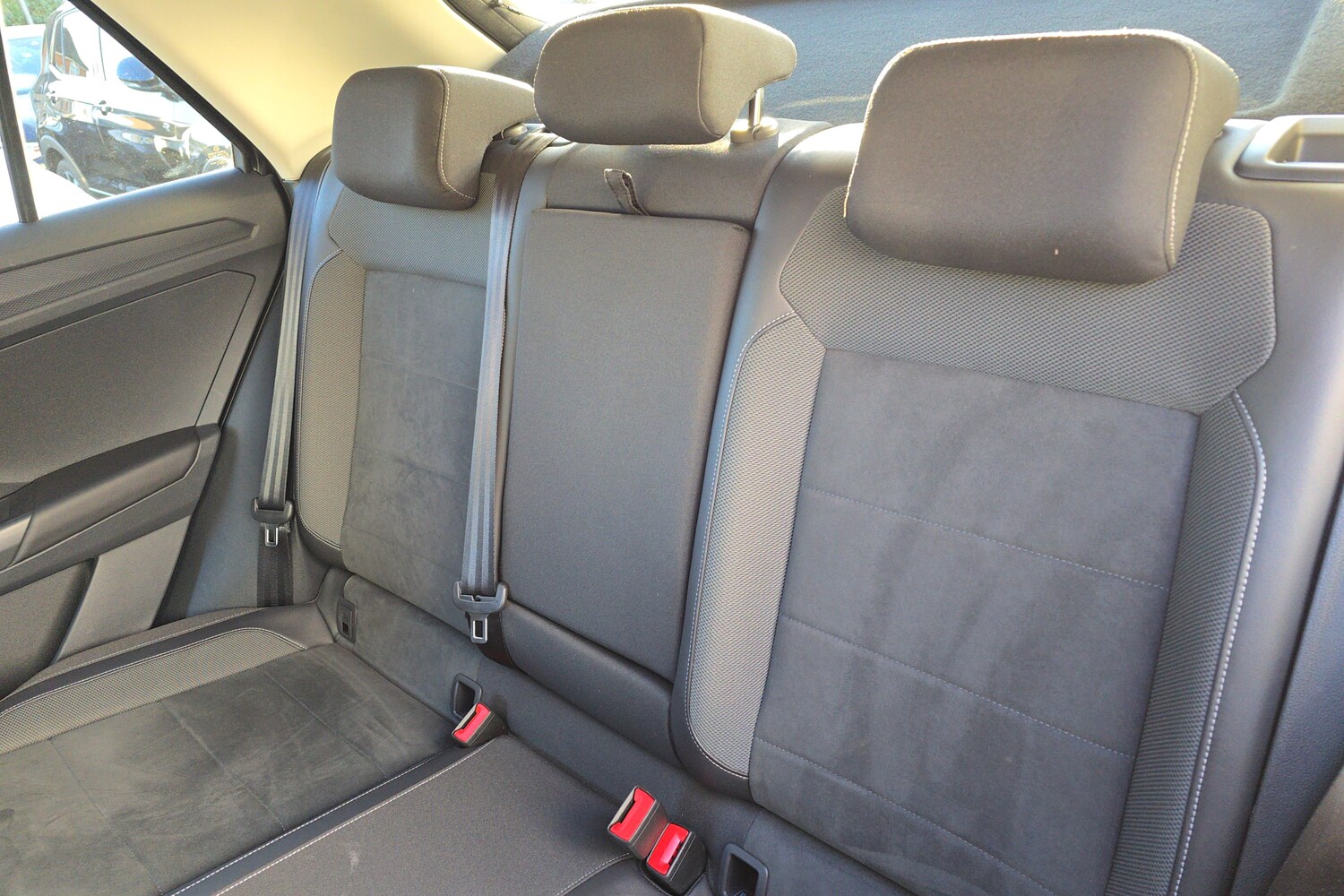 Used Volkswagen T-Roc 2023 for sale - 76675915: Photo 11