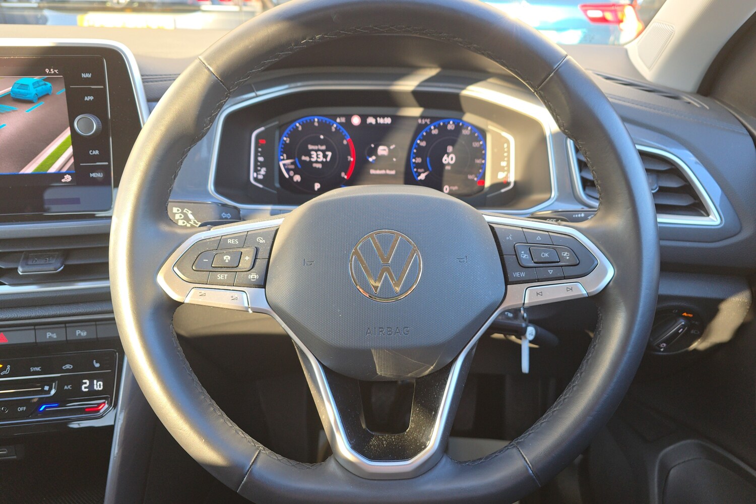 Used Volkswagen T-Roc 2023 for sale - 76675915: Photo 15