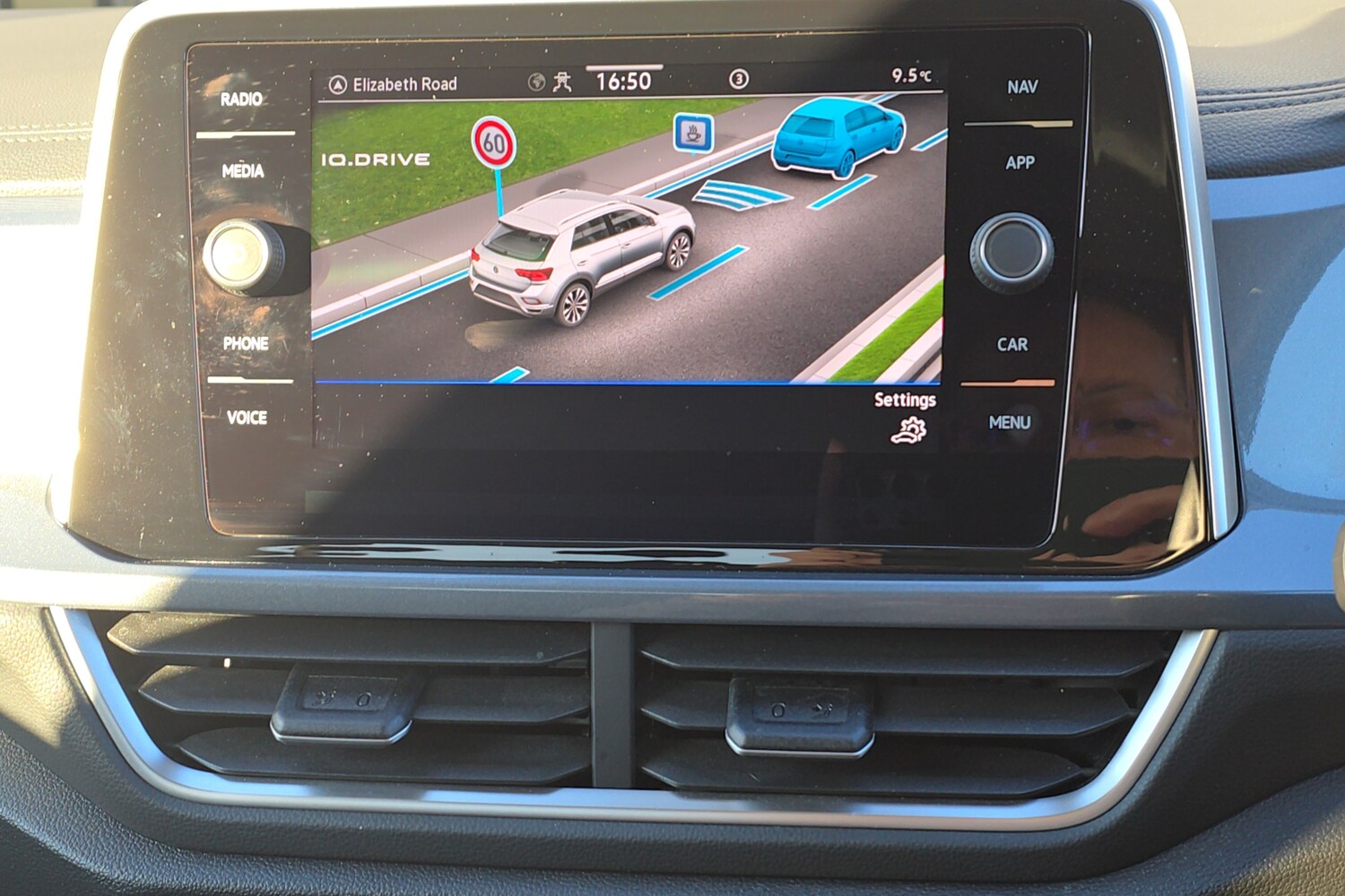 Used Volkswagen T-Roc 2023 for sale - 76675915: Photo 17