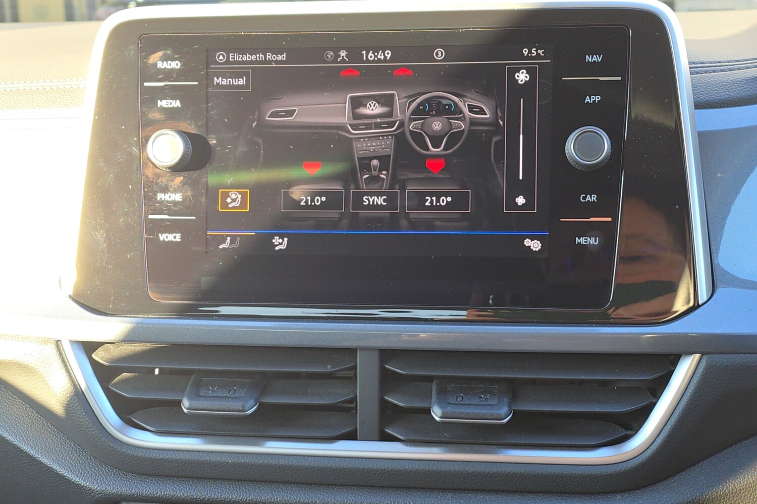 Used Volkswagen T-Roc 2023 for sale - 76675915: Photo 18