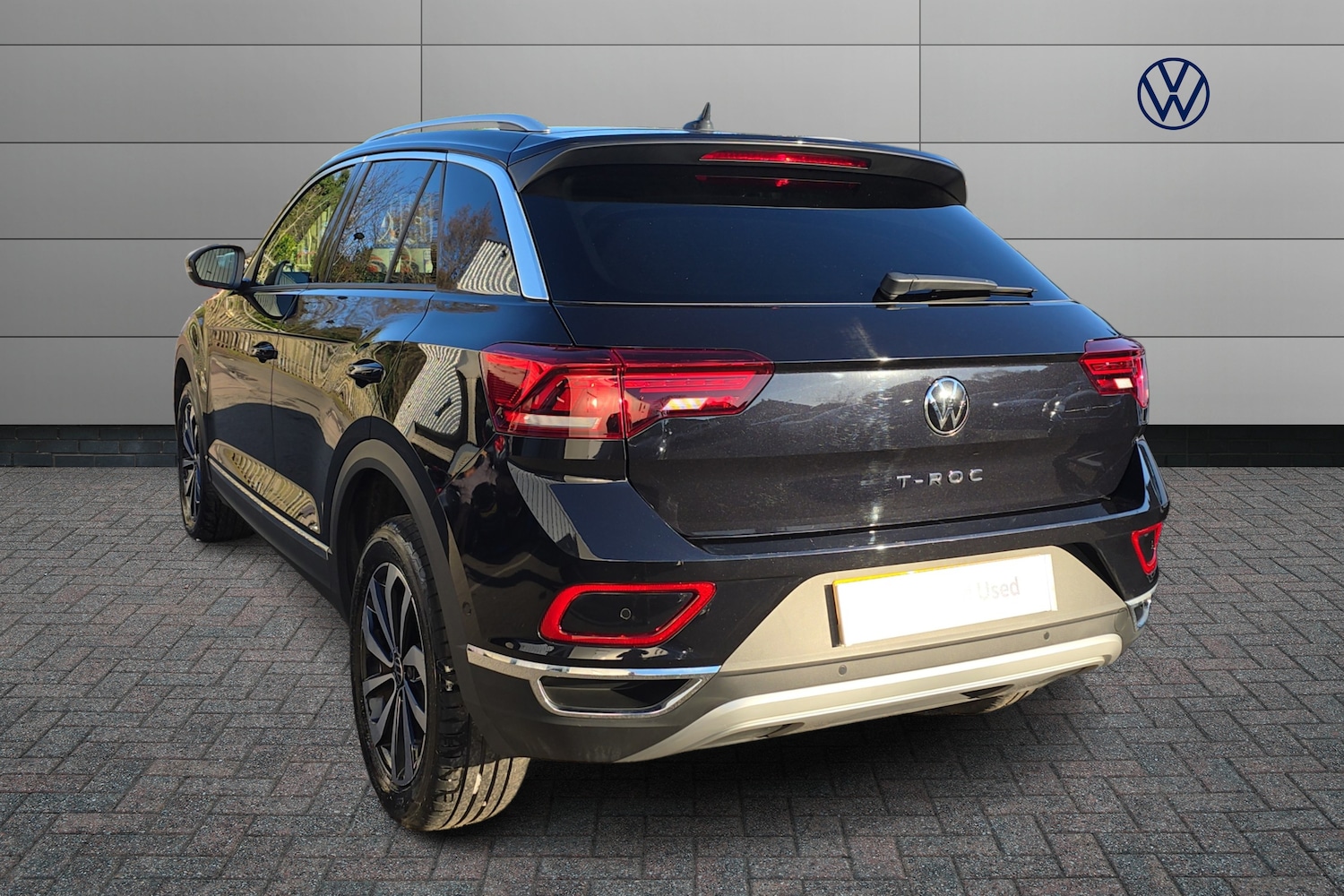 Used Volkswagen T-Roc 2023 for sale - 76675915: Photo 3