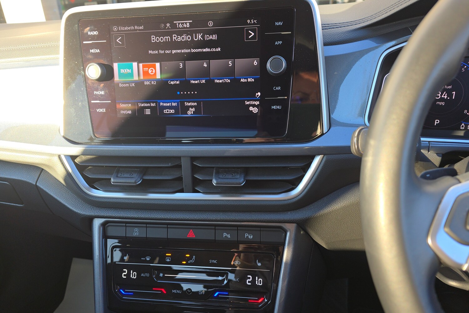 Used Volkswagen T-Roc 2023 for sale - 76675915: Photo 9