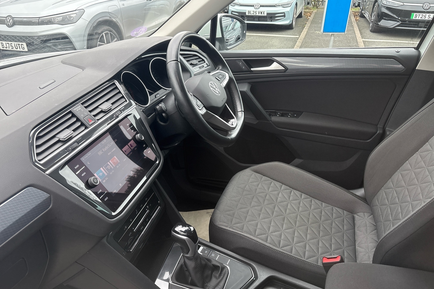 Used Volkswagen Tiguan 2022 for sale - 76674774: Photo 2