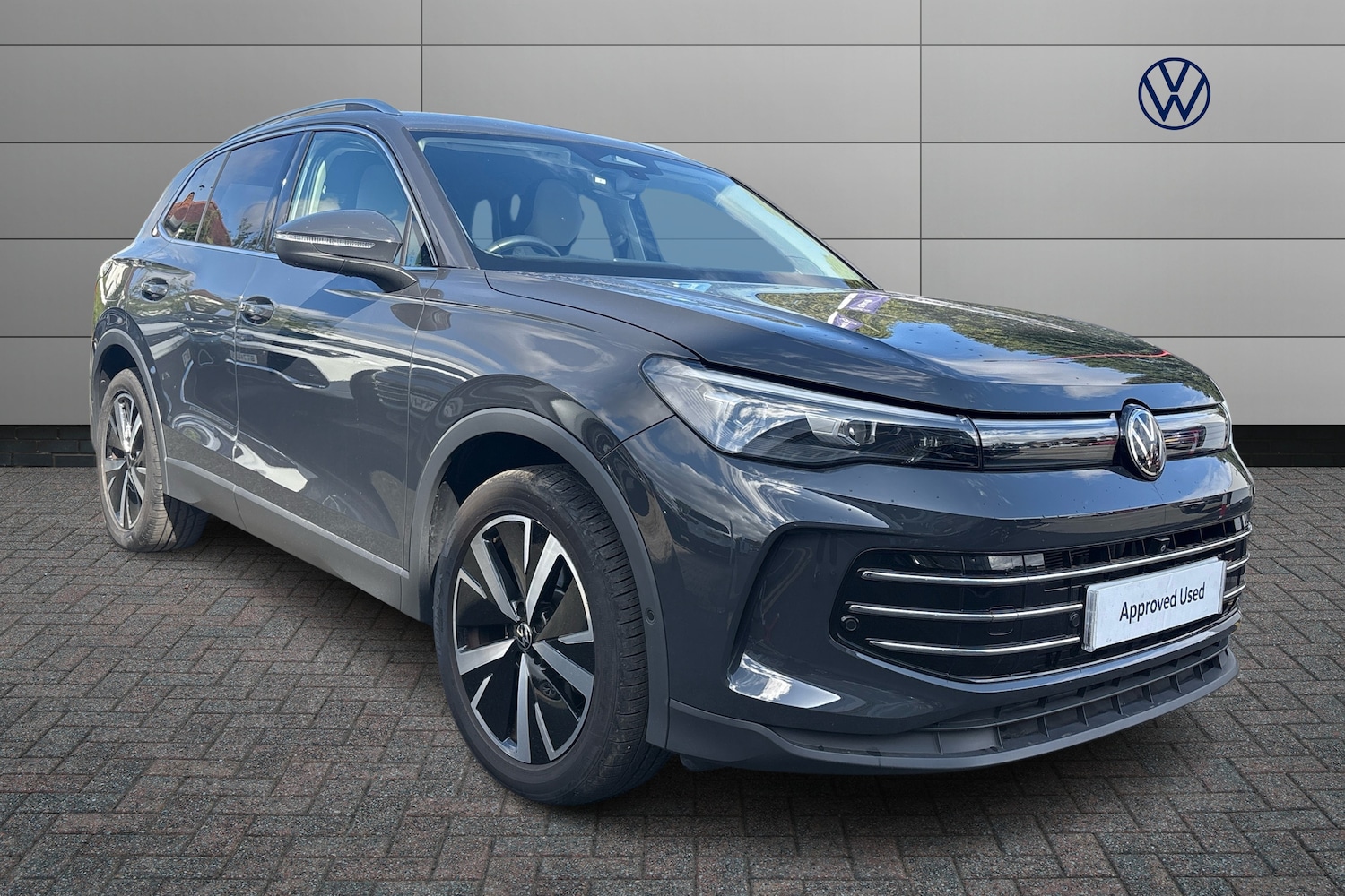 Used Volkswagen Tiguan 2024 for sale - 76888463: Photo 1