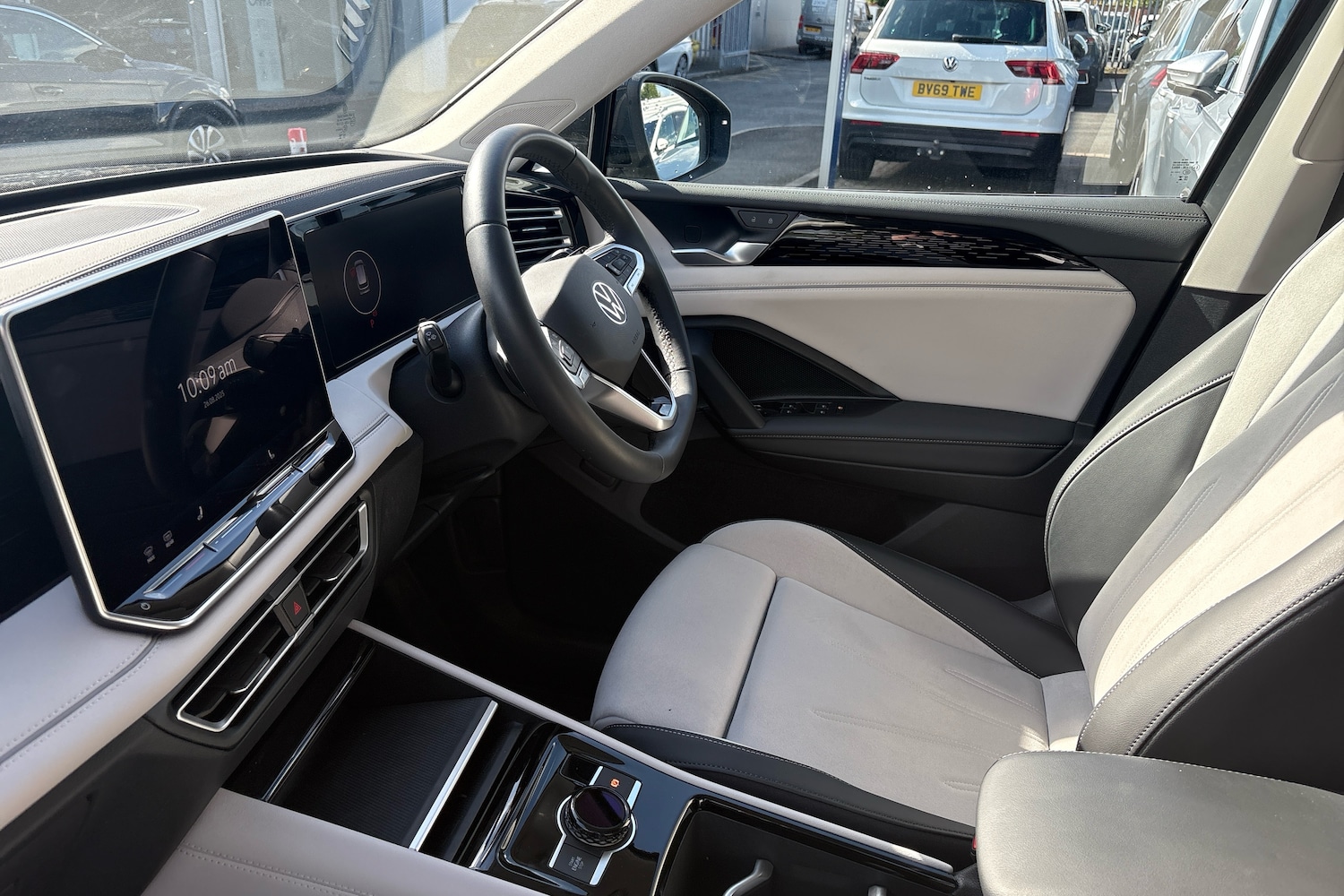 Used Volkswagen Tiguan 2024 for sale - 76888463: Photo 2