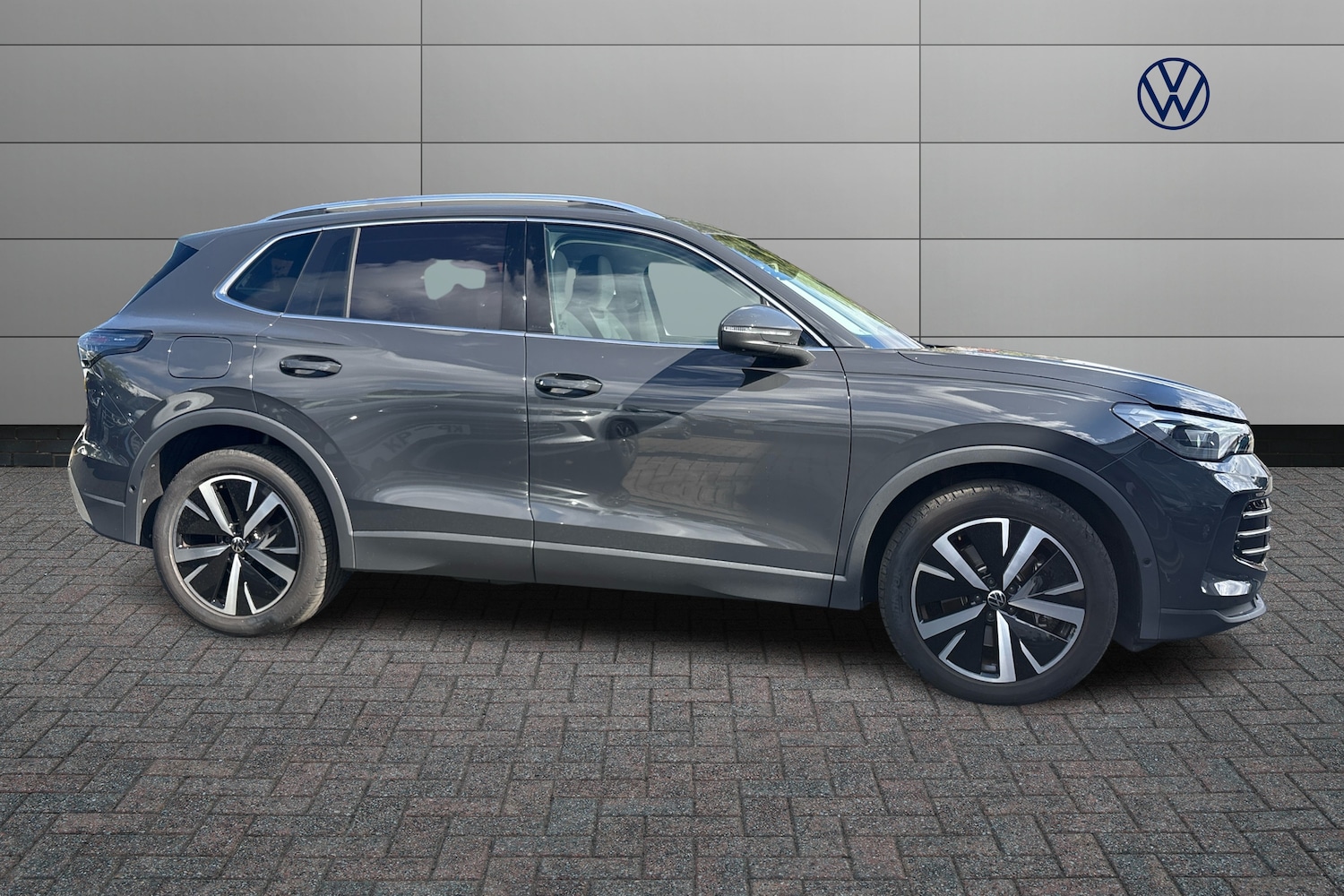 Used Volkswagen Tiguan 2024 for sale - 76888463: Photo 4