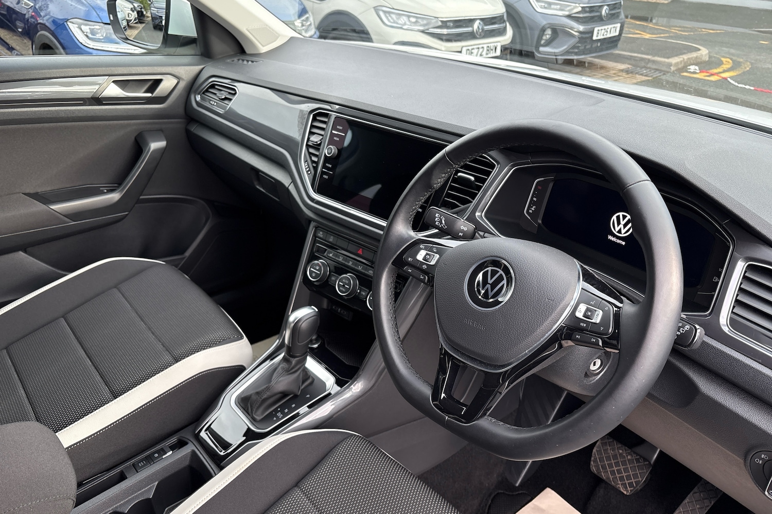 Used Volkswagen T-Roc 2021 for sale - 76681339: Photo 6