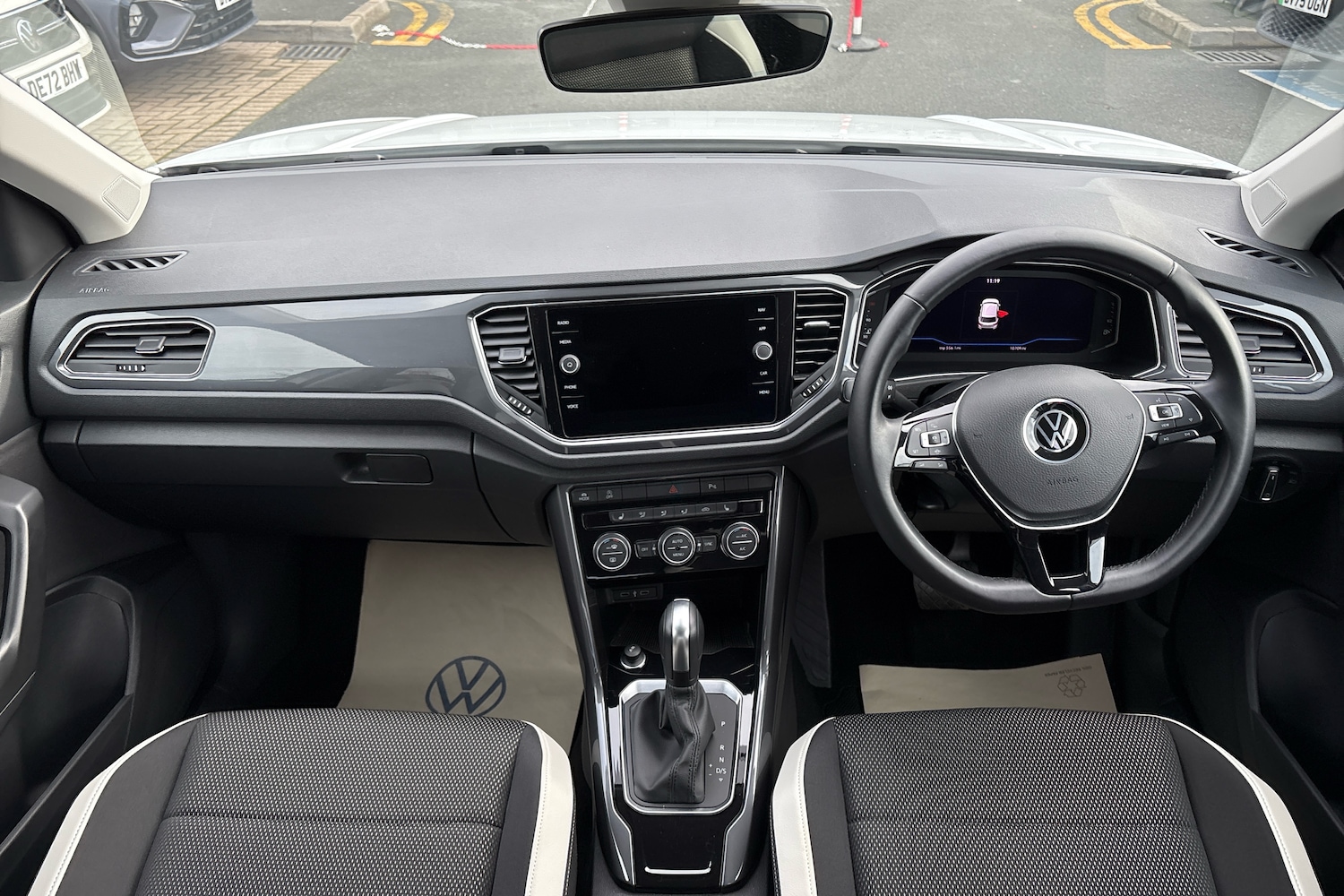 Used Volkswagen T-Roc 2021 for sale - 76681339: Photo 8