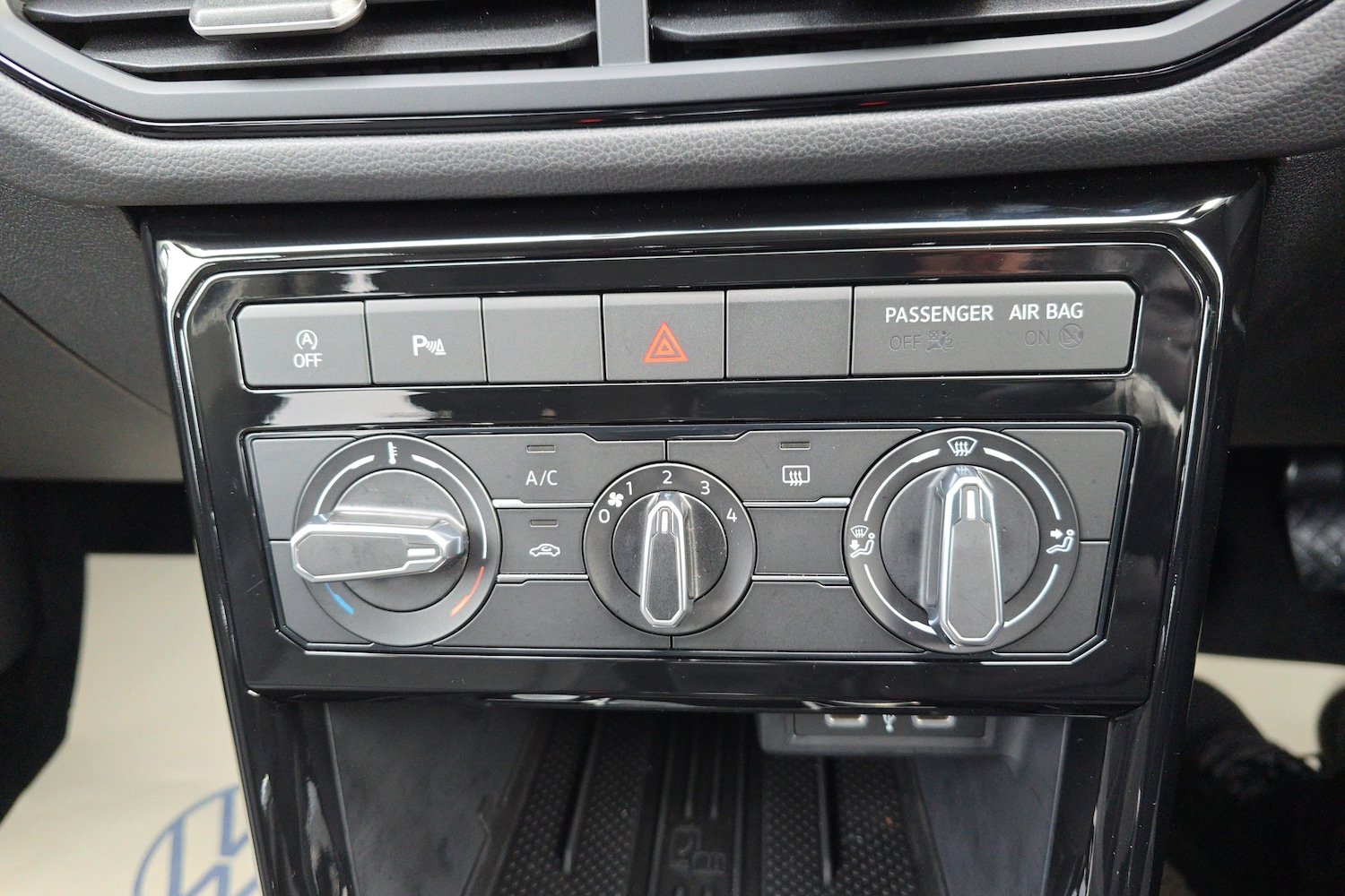 Used Volkswagen T-Cross 2025 for sale - 76679737: Photo 24