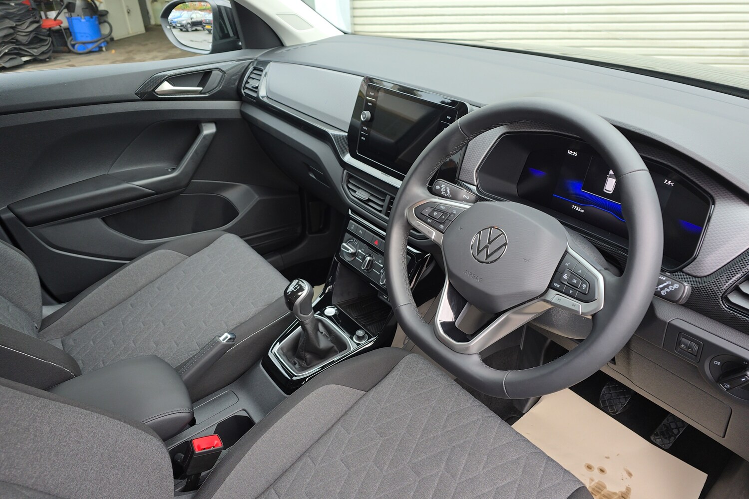 Used Volkswagen T-Cross 2025 for sale - 76679737: Photo 6