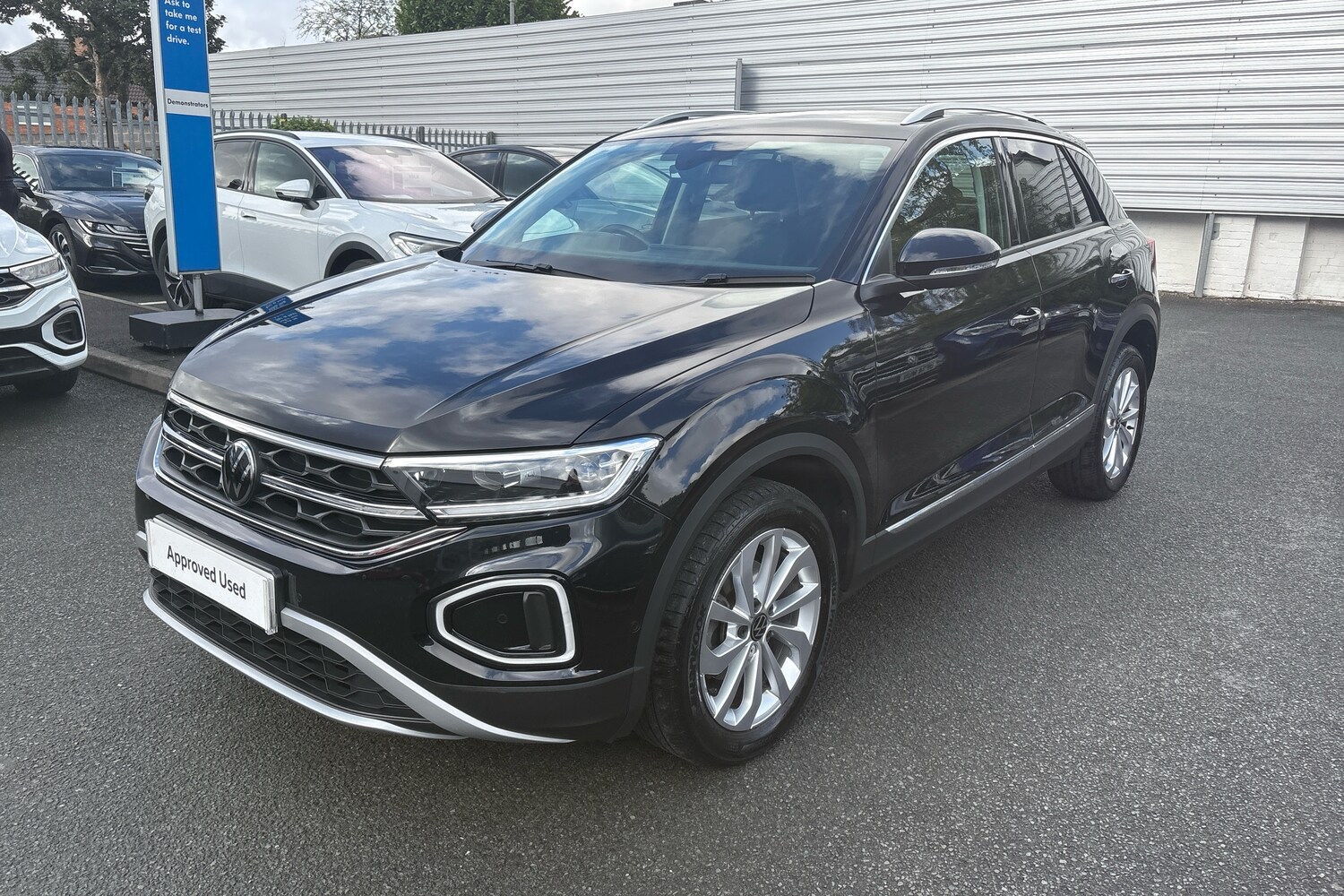 Used Volkswagen T-Roc 2022 for sale - 76675388: Photo 17