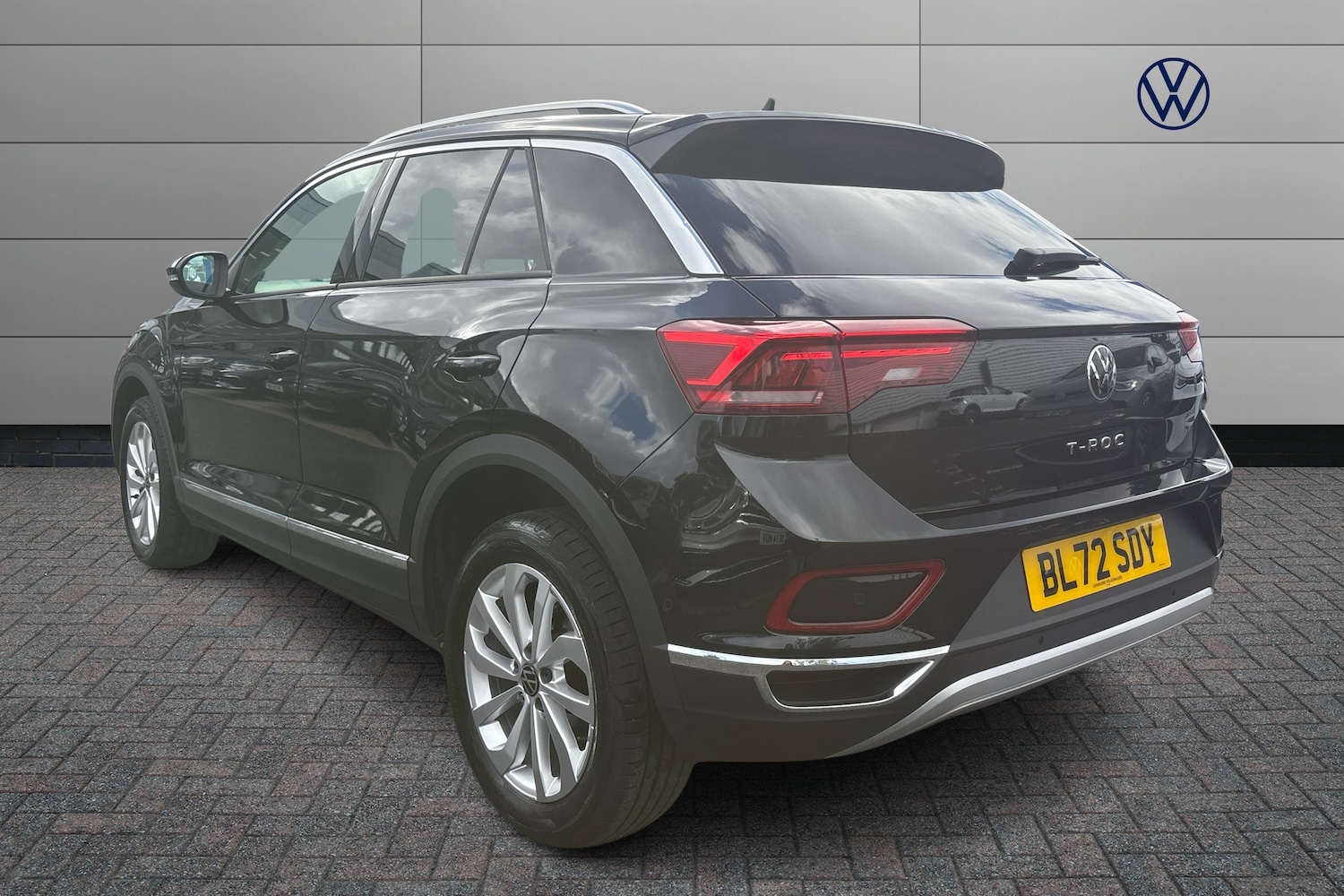 Used Volkswagen T-Roc 2022 for sale - 76675388: Photo 3