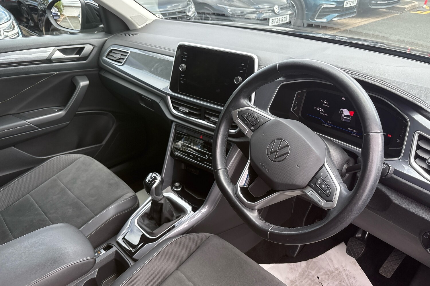 Used Volkswagen T-Roc 2022 for sale - 76675388: Photo 6