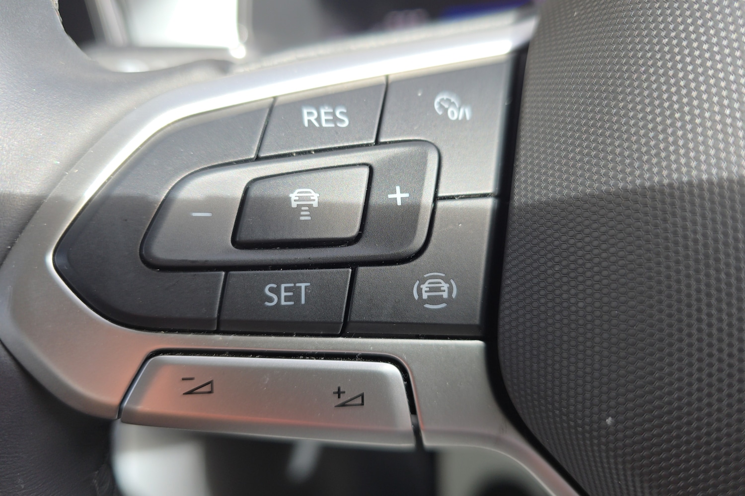 Used Volkswagen T-Roc 2024 for sale - 76677579: Photo 15