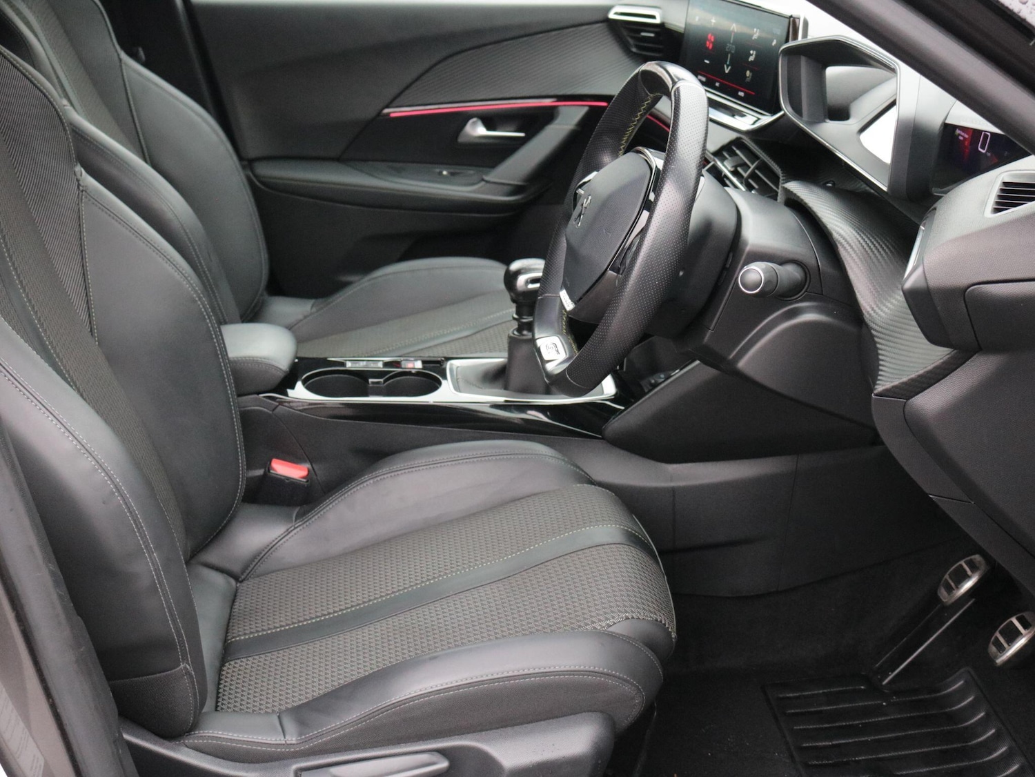 Used Peugeot 2008 2021 for sale - 76646211: Photo 12