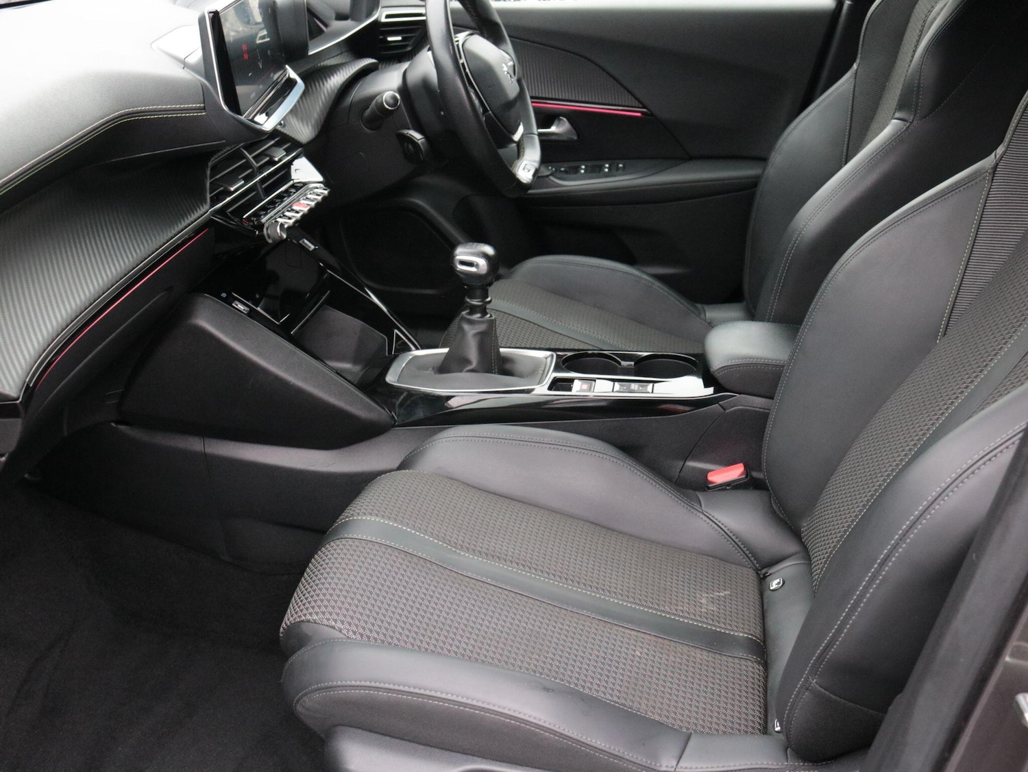 Used Peugeot 2008 2021 for sale - 76646211: Photo 14