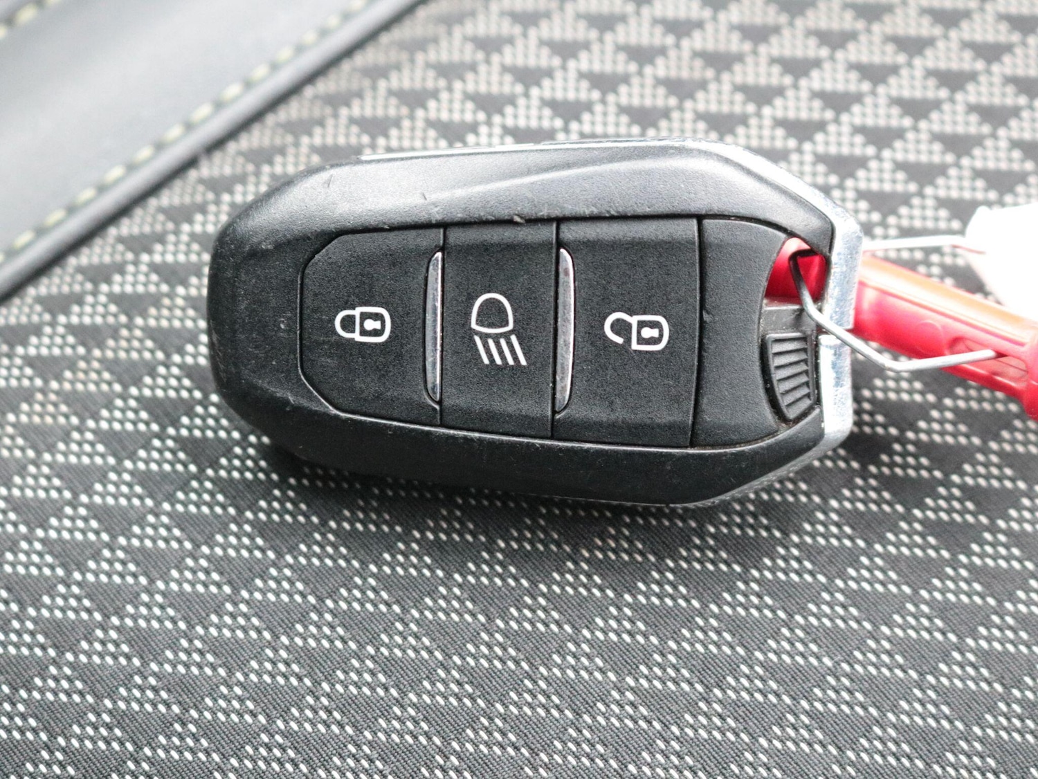 Used Peugeot 2008 2021 for sale - 76646211: Photo 28