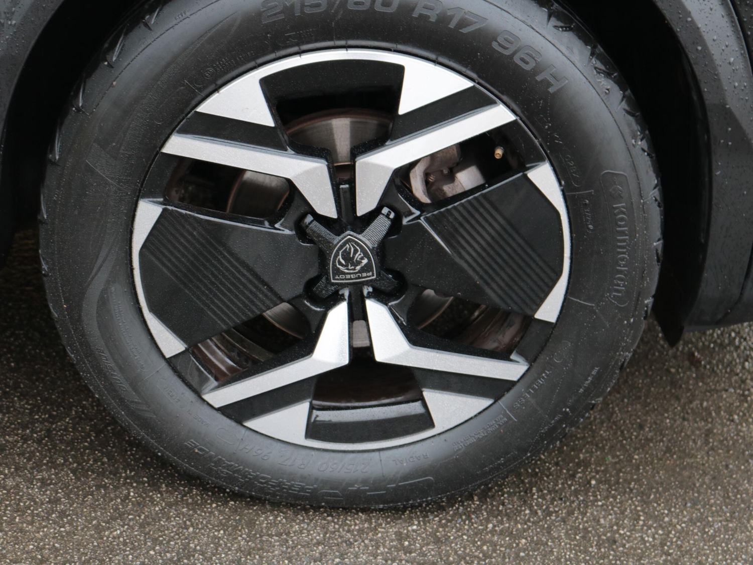 Used Peugeot 2008 2023 for sale - 76802463: Photo 11