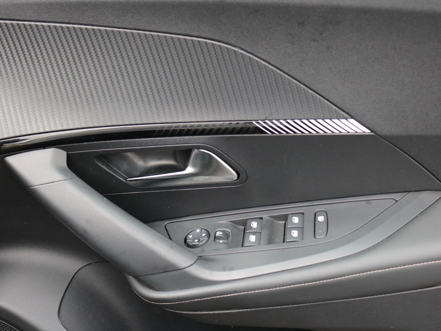 Used Peugeot 2008 2023 for sale - 76802463: Photo 29